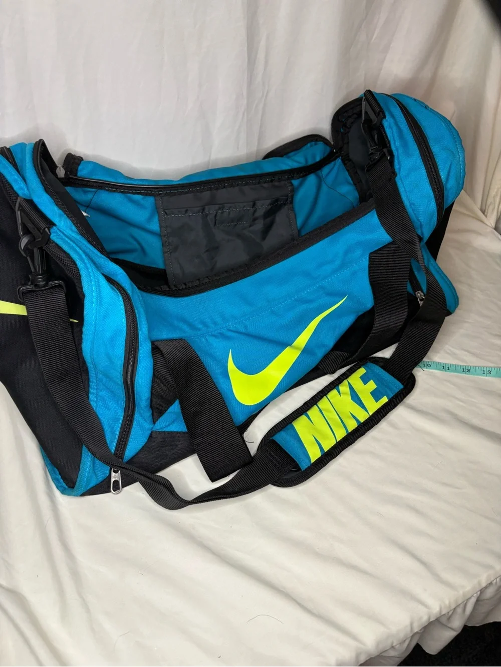 Nike Men’s Blue & Neon Yellow Duffel Bag With Side Pockets and Shoulder Strap